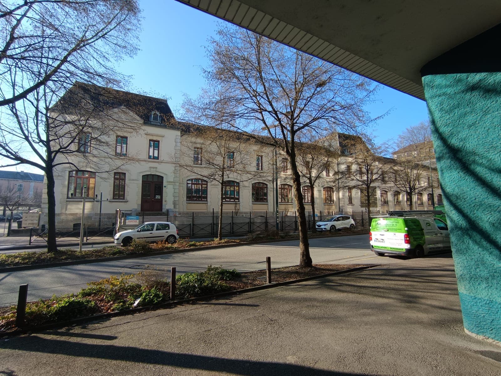 La rue et le quartier du cabinet d'Annecy